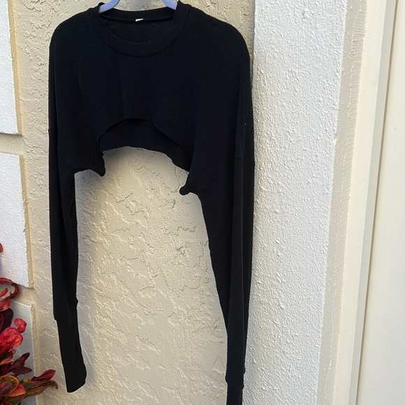 Alo Yoga “Extreme Long Sleeve Top” in Black - Picture 2 of 7